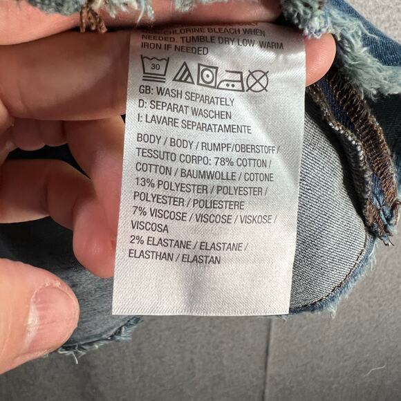 Canyon Retreat Heartland Denim Jacket with Raw Hem Detail River Wash, Medium - Picture 8 of 8